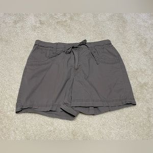 Women Shorts - Size: 8 - St John’s Bay